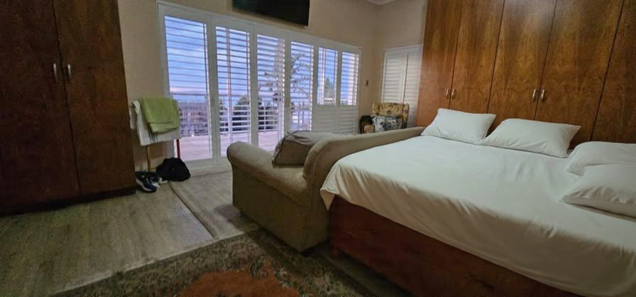 5 Bedroom Property for Sale in Middedorp Western Cape